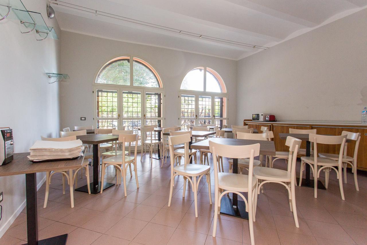Student'S Hostel Estense フェラーラ エクステリア 写真